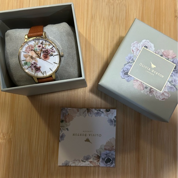 Olivia Burton Flower Show Watch With 38mm White Face With  display picture 1